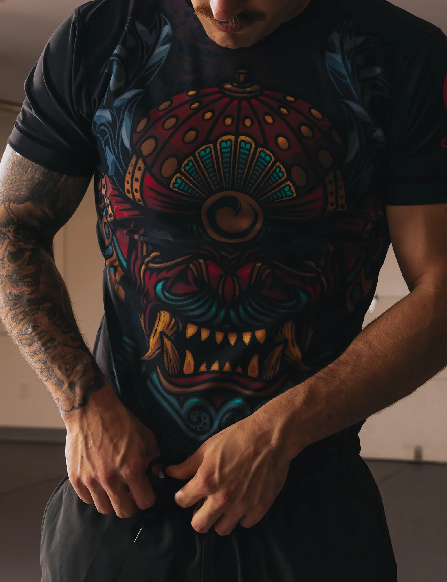 ROOTS MASK SS COMFORT FIT RASHGUARD - Image 4